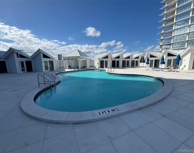 16711 Collins Avenue - Photo Thumbnail 11