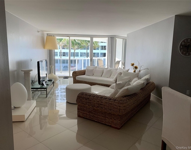 16711 Collins Avenue - Photo Thumbnail 7