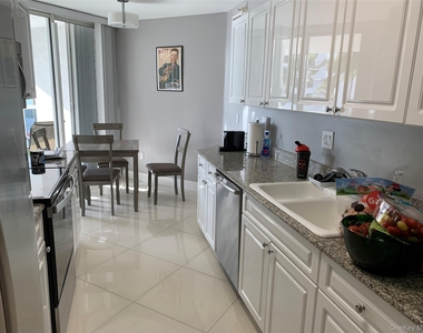 16711 Collins Avenue - Photo Thumbnail 9