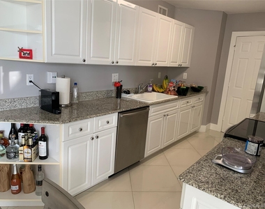16711 Collins Avenue - Photo Thumbnail 6