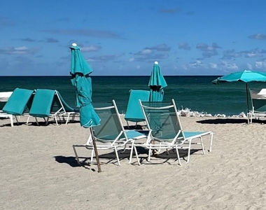 16711 Collins Avenue - Photo Thumbnail 3
