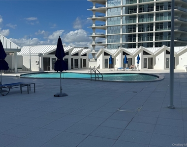 16711 Collins Avenue - Photo Thumbnail 12