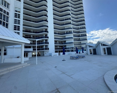 16711 Collins Avenue - Photo Thumbnail 4