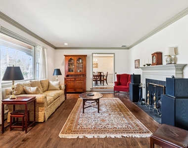 9 Cliff Road - Photo Thumbnail 11