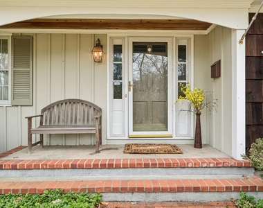 9 Cliff Road - Photo Thumbnail 5