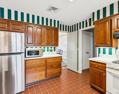 9 Cliff Road - Photo Thumbnail 18