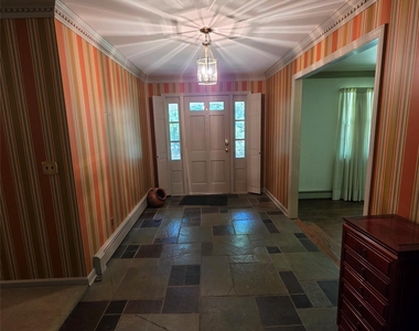 9 Cliff Road - Photo Thumbnail 13