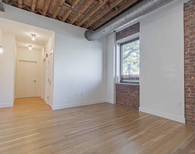 16 Willow Avenue - Photo Thumbnail 6