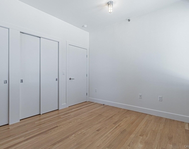 16 Willow Avenue - Photo Thumbnail 3