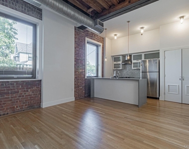 16 Willow Avenue - Photo Thumbnail 8