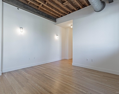 16 Willow Avenue - Photo Thumbnail 7