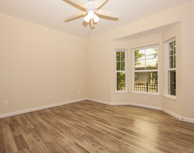 1 Grace Lane - Photo Thumbnail 10