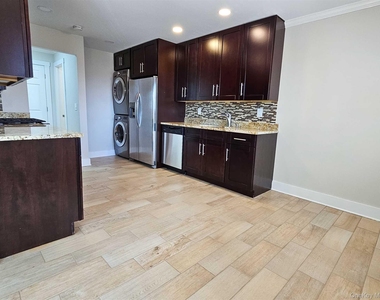 32 Alpine Drive - Photo Thumbnail 1