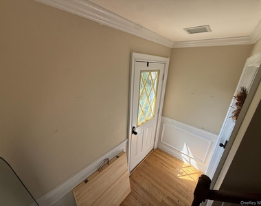 101 Elm Street - Photo Thumbnail 10