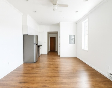 422 Broadway - Photo Thumbnail 1