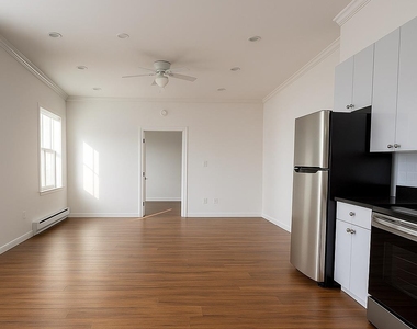 422 Broadway - Photo Thumbnail 2