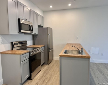 362 W Merrick Road - Photo Thumbnail 2