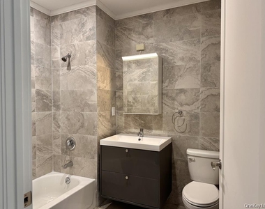 362 W Merrick Road - Photo Thumbnail 3