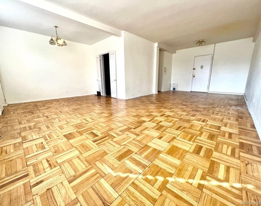 10 Lake Street - Photo Thumbnail 9