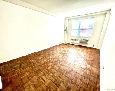 10 Lake Street - Photo Thumbnail 18