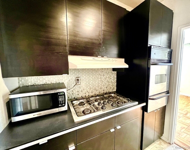 10 Lake Street - Photo Thumbnail 12