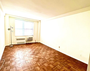 10 Lake Street - Photo Thumbnail 17