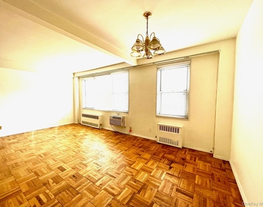 10 Lake Street - Photo Thumbnail 5