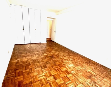 10 Lake Street - Photo Thumbnail 19