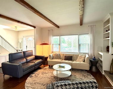 31 Jacobson Avenue - Photo Thumbnail 3