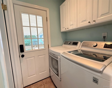 31 Jacobson Avenue - Photo Thumbnail 9