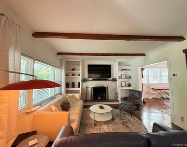 31 Jacobson Avenue - Photo Thumbnail 2