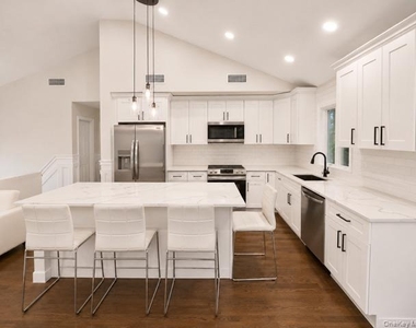 321 Sherbrooke Road - Photo Thumbnail 7