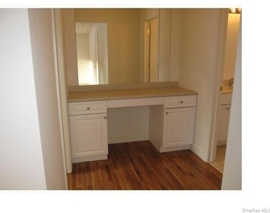 205 Tondo Circle - Photo Thumbnail 8