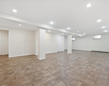 26070 73rd Avenue - Photo Thumbnail 15