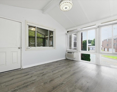 26070 73rd Avenue - Photo Thumbnail 9