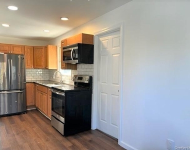 56 Geneva Drive - Photo Thumbnail 5