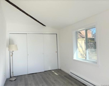 56 Geneva Drive - Photo Thumbnail 8