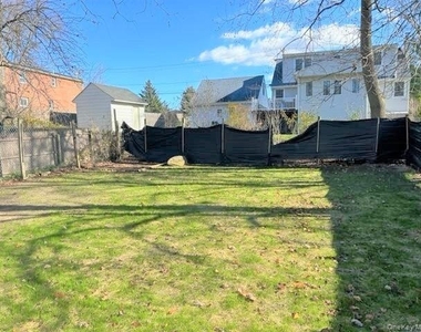 56 Geneva Drive - Photo Thumbnail 13
