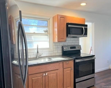 56 Geneva Drive - Photo Thumbnail 4