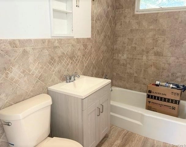 56 Geneva Drive - Photo Thumbnail 9