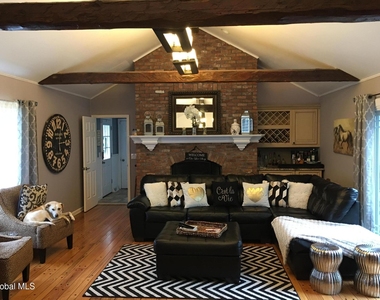 7 Fenway Court - Photo Thumbnail 4