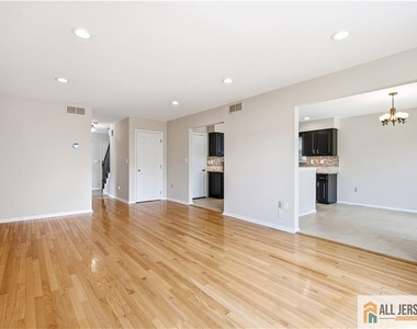 55 Parsler Place - Photo Thumbnail 3