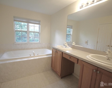 72 Truman Avenue - Photo Thumbnail 19