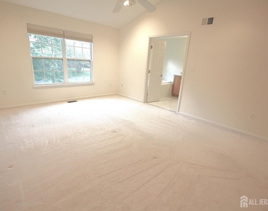 72 Truman Avenue - Photo Thumbnail 16