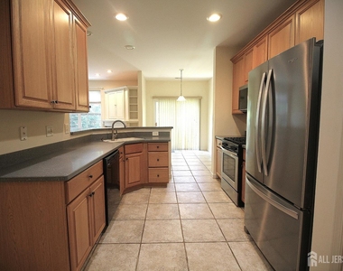 72 Truman Avenue - Photo Thumbnail 9