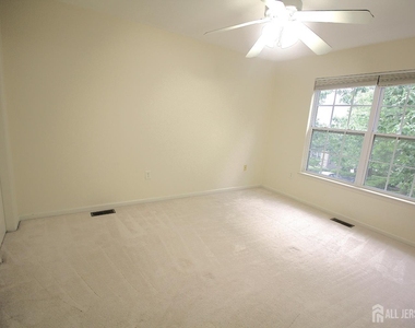 72 Truman Avenue - Photo Thumbnail 22