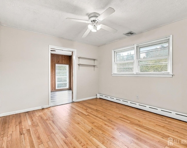 943 New Dover Road - Photo Thumbnail 9