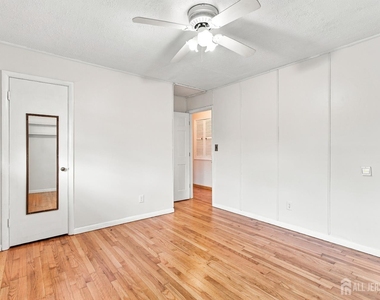 943 New Dover Road - Photo Thumbnail 10