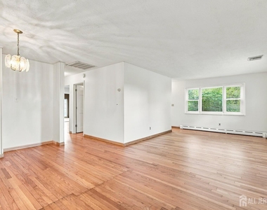 943 New Dover Road - Photo Thumbnail 4