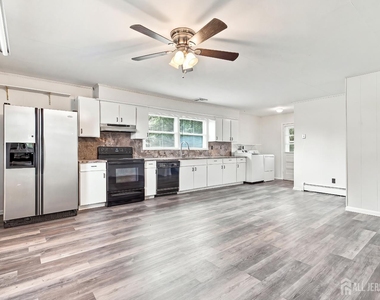 943 New Dover Road - Photo Thumbnail 5